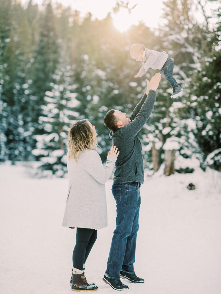 Colorado-Family-Photography-Snowy-Winter-Shoot-Pinks-and-Blues-Breckenridge8