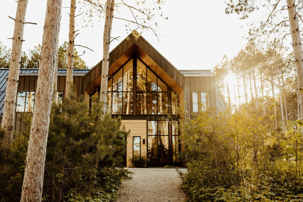 Pinewood Events - Minnesota Modern Nature Inspired Wedding Event Venue - @madisondelaneyphotography - 2