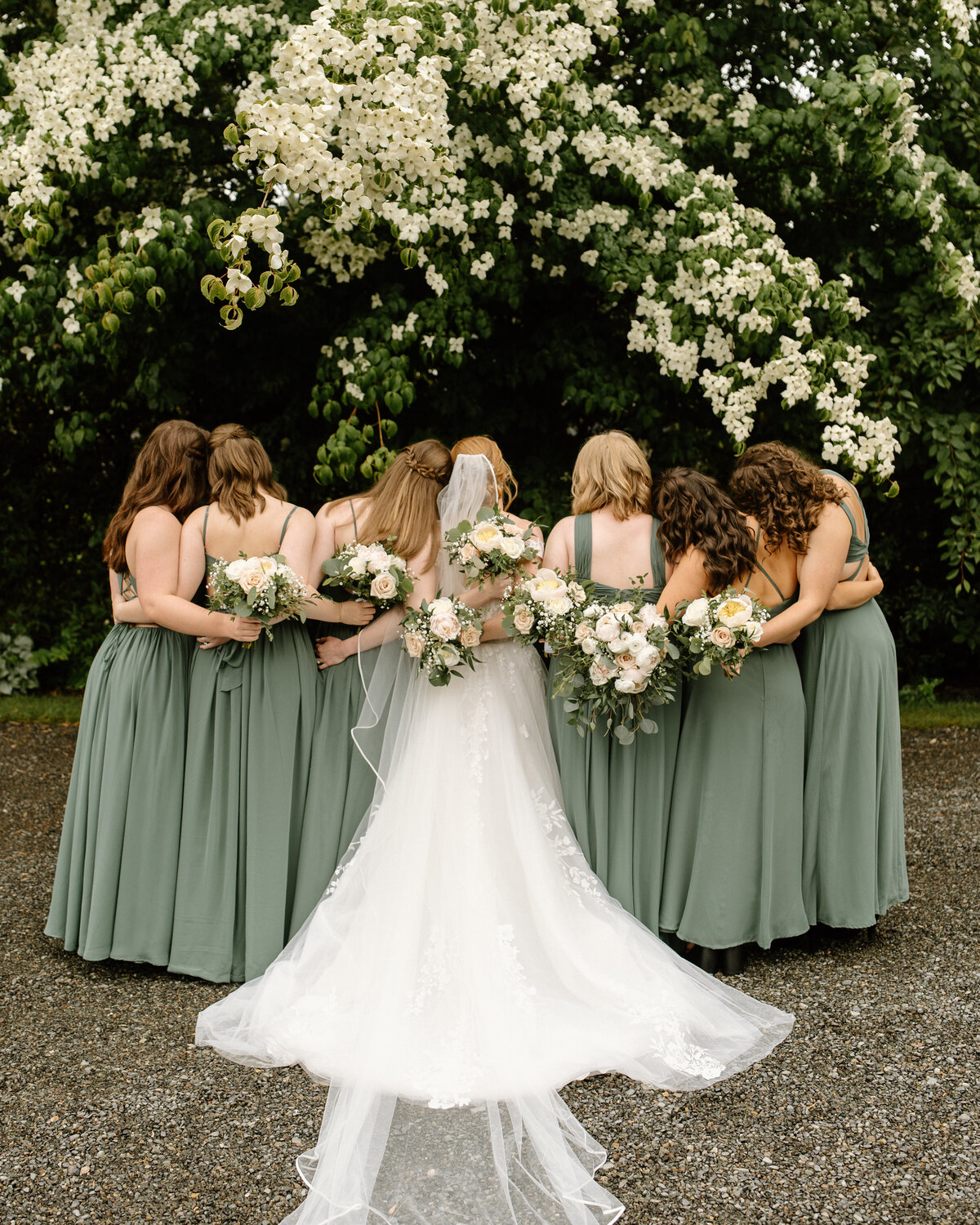 green_gates_at_flowing_lake_snohomish_washington_wedding_03