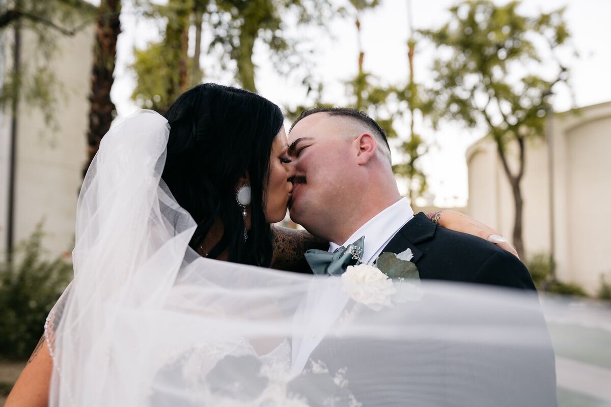 Monique and Van Sneek Peek-15