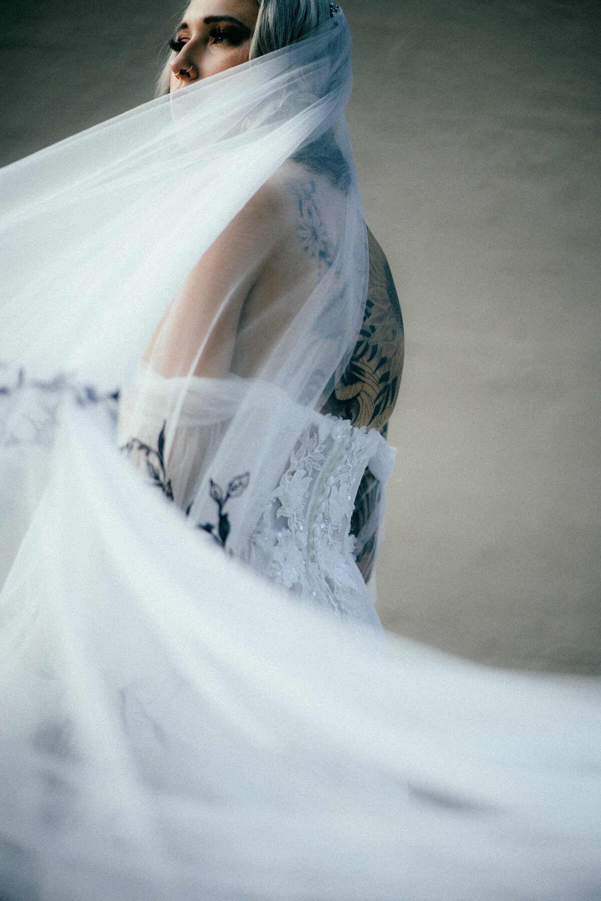 tattoed-bride-gorgeous-veil-flows