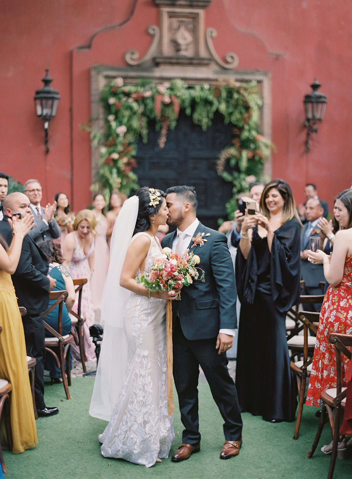 Vicki Grafton Photography Casa Hyder San Miguel de Allende Mexico Luxury Fine aRT Film Wedding Martha Stewart Bride Destination Modern Luxury149