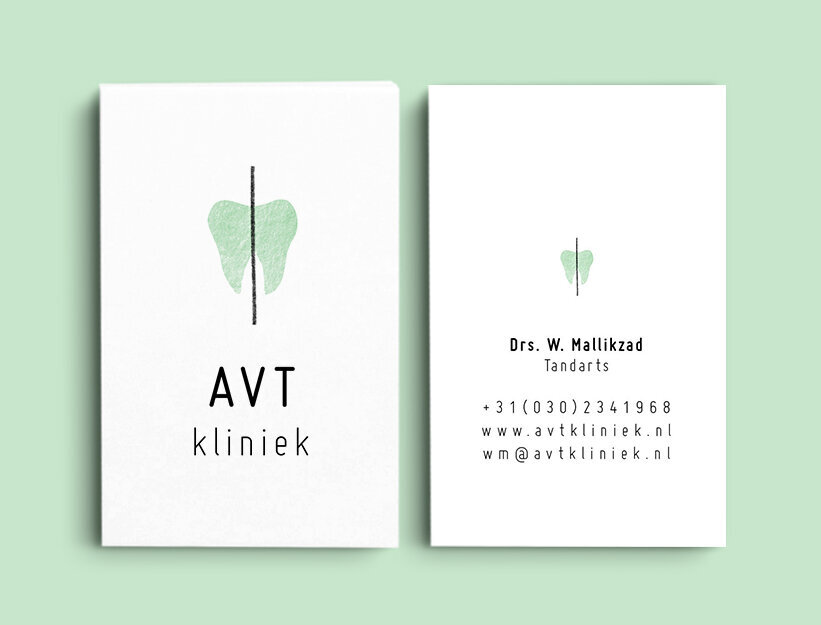 AVT Kliniek - logo visitekaartje mockup - illustratieve huisstijl - cracco illustration