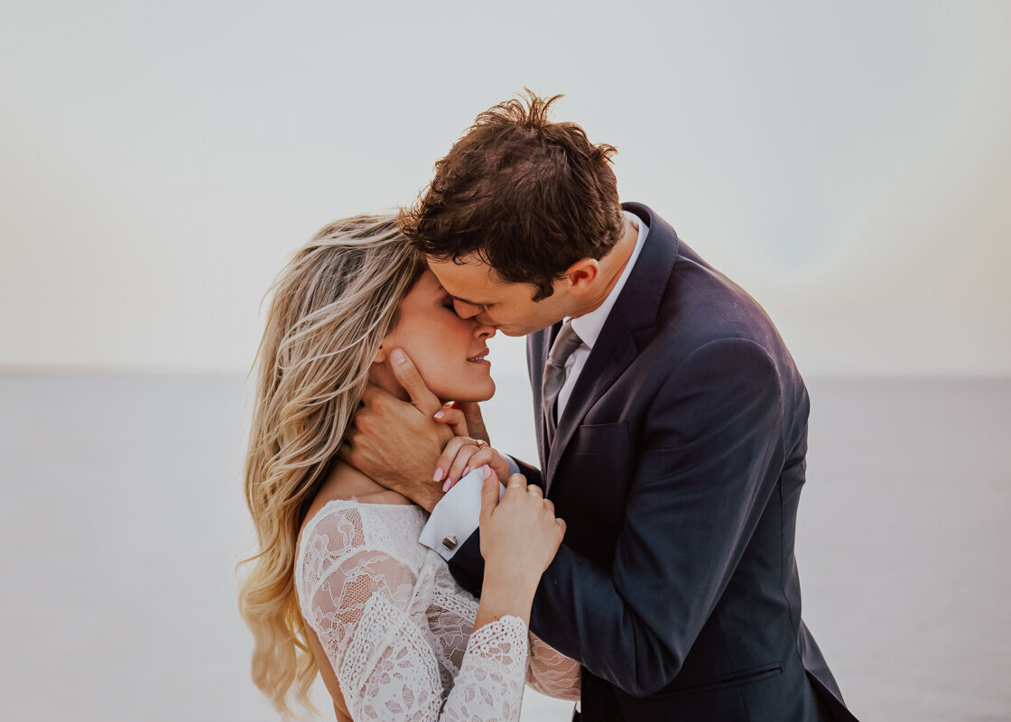 180830_Jenn&BenBridals_BonnevilleSaltFlatsUtah_AnjaJensenPhotography_001-083