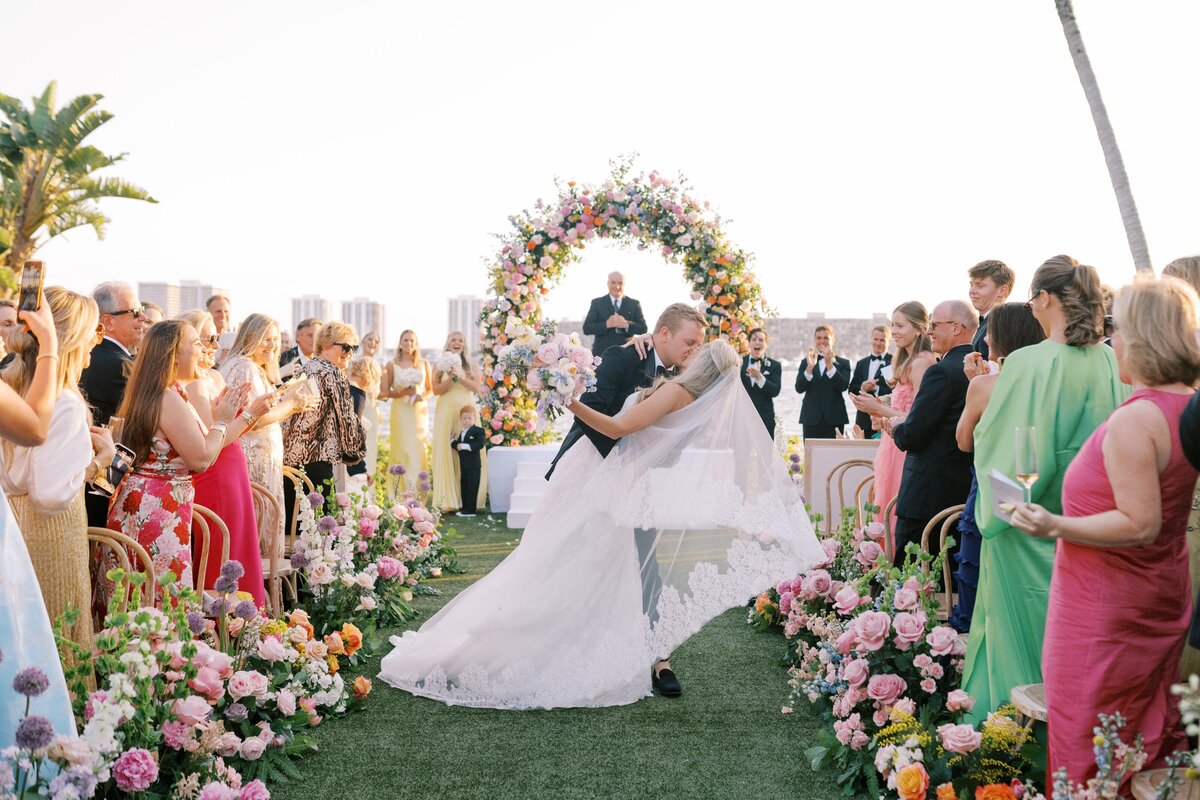 lost-tree-floral-ceremony_1