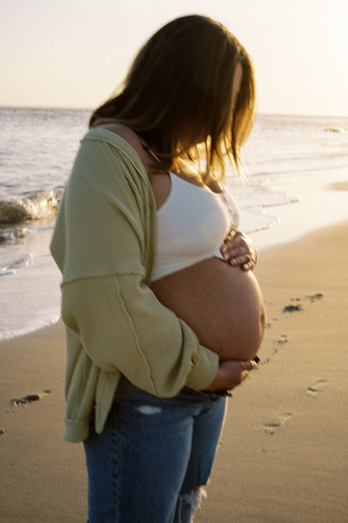 CapeMayLighthouse_BeachMaternitySession_TaylorNicollePhoto-36