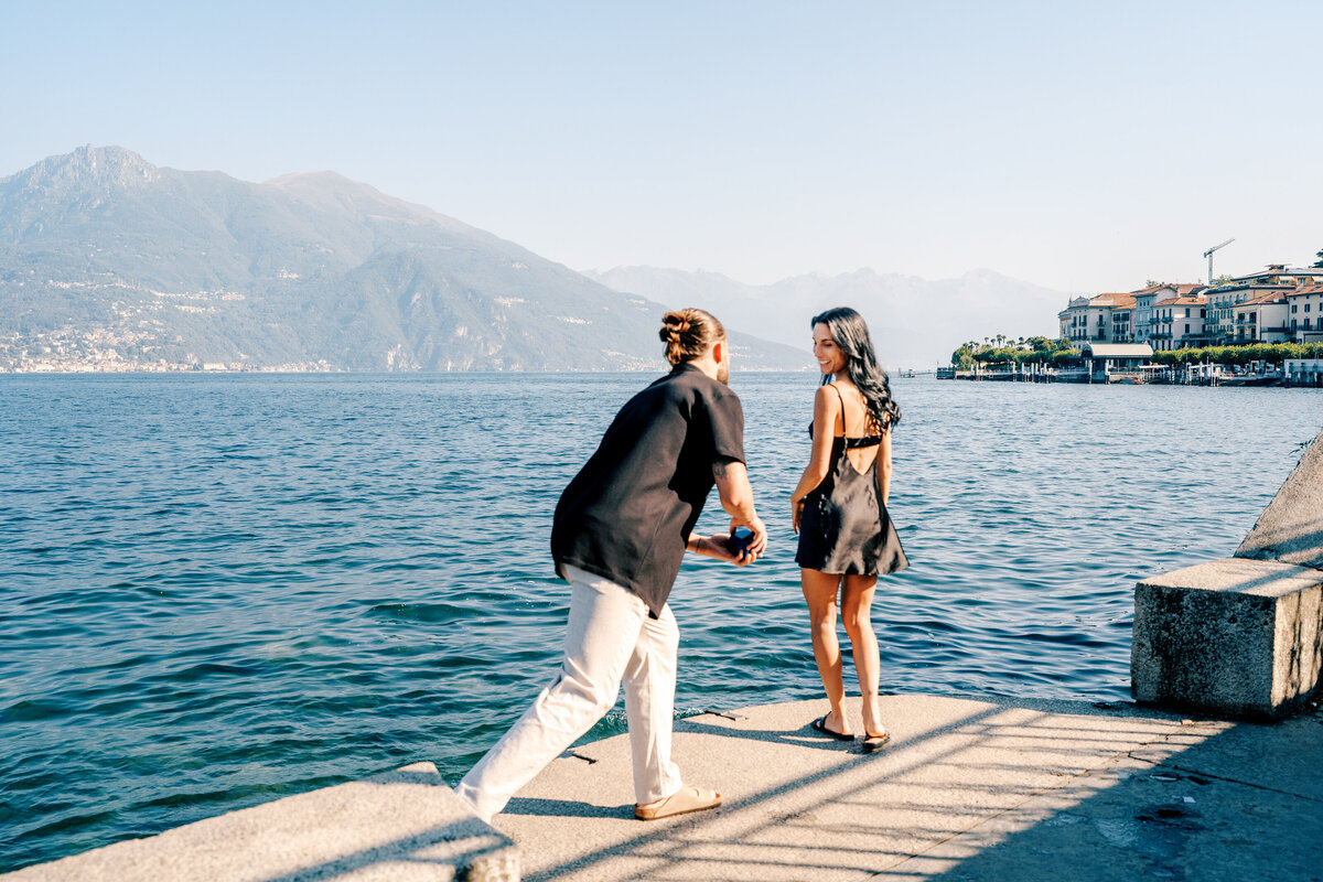 Proposal on Lake Como with the town of Bellagio in the background and the lake and mountains surrounding them