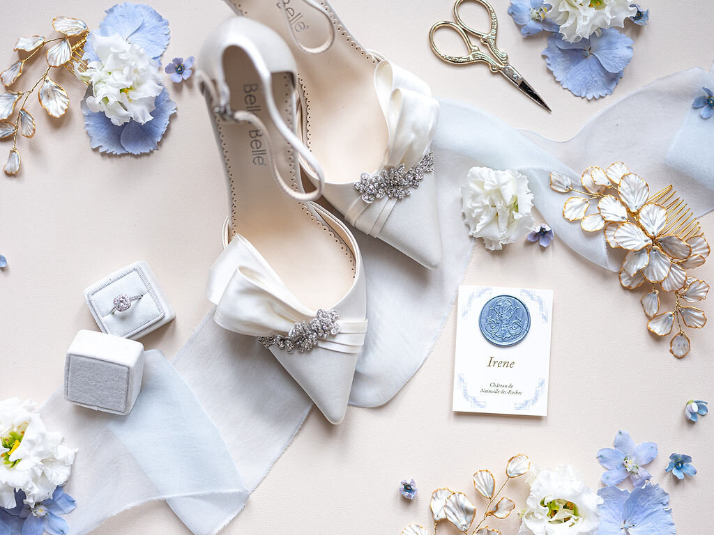 Wedding accessories in ivory and blue shades
