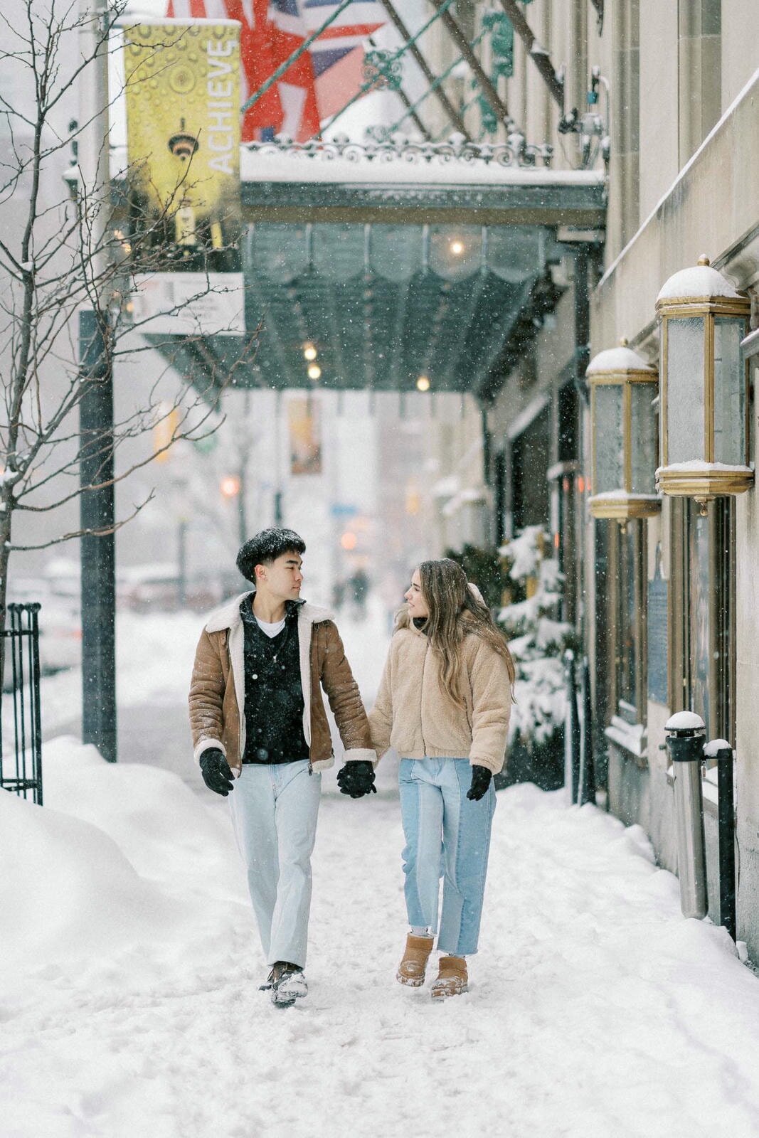E10-Winter-snowy-engagement-photoshoot-in-Toronto-Zhan-and-Tina-2025-02-16-2500px-1017