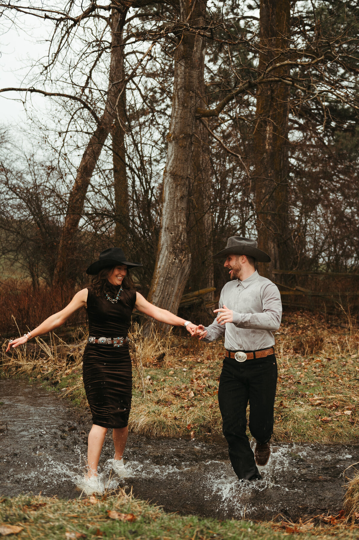 presley-gray-photo-montana-western-style-engagement-4668