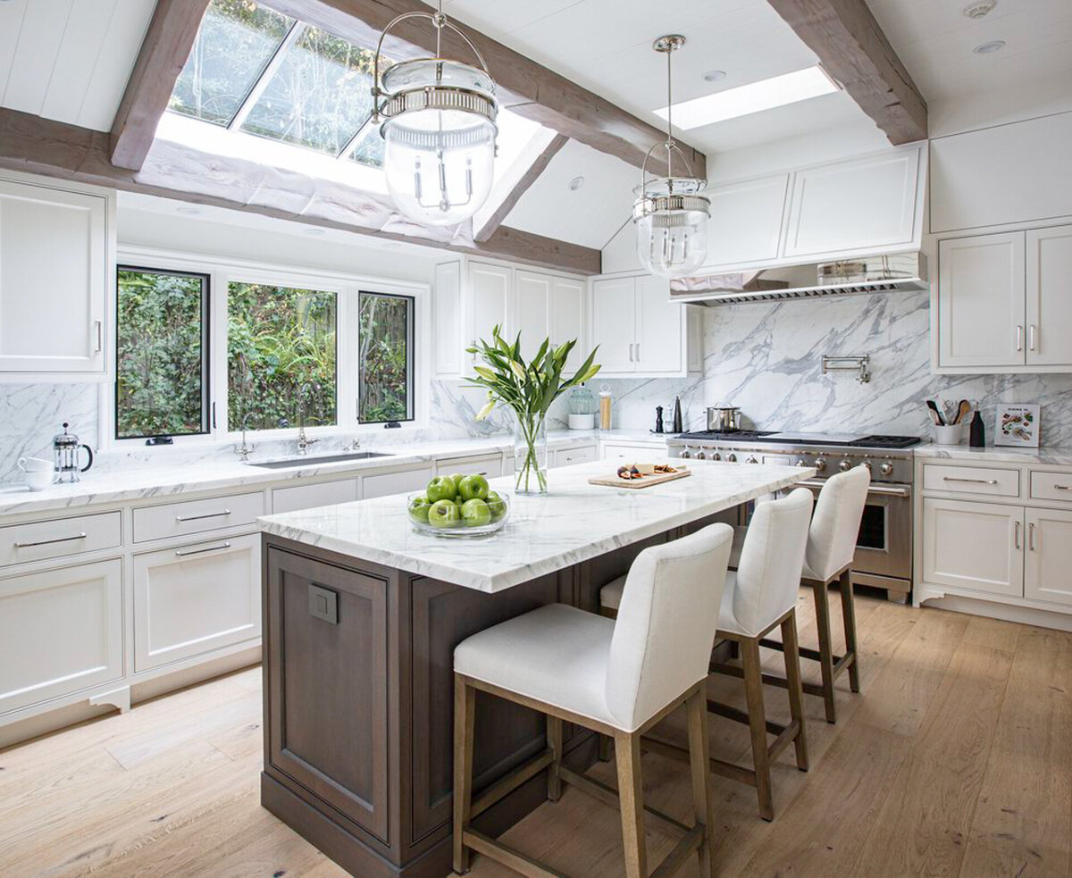 Beverly-Hills-Transitional-by-Dana-Triano-Designs--16