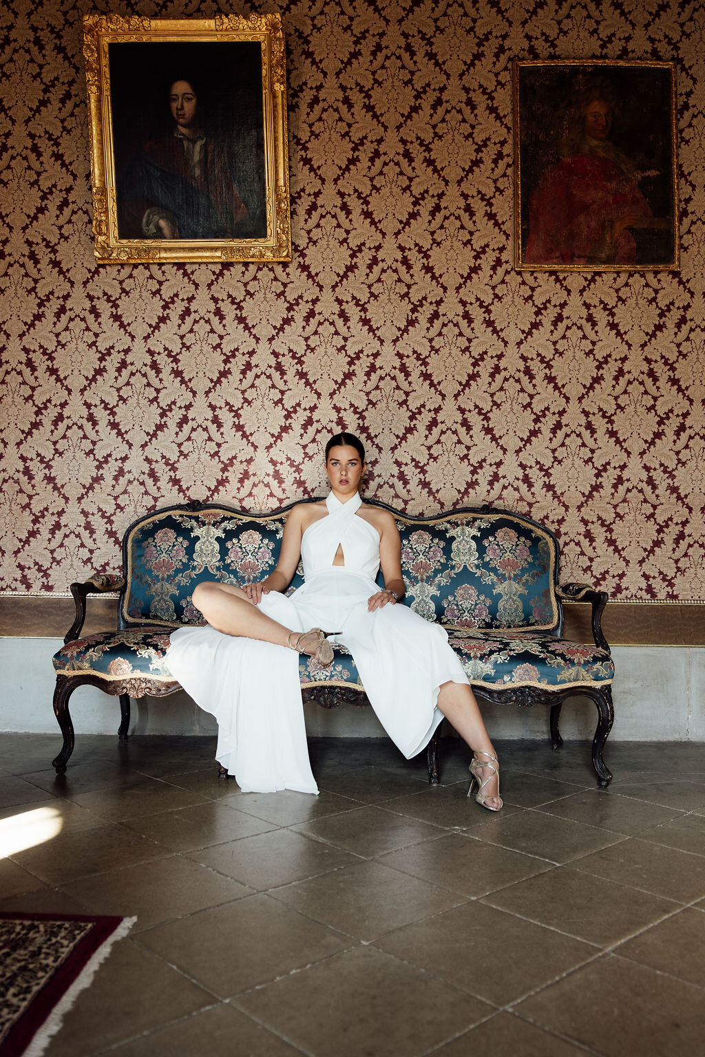 fine-art-bride-on-couch-french-chateau