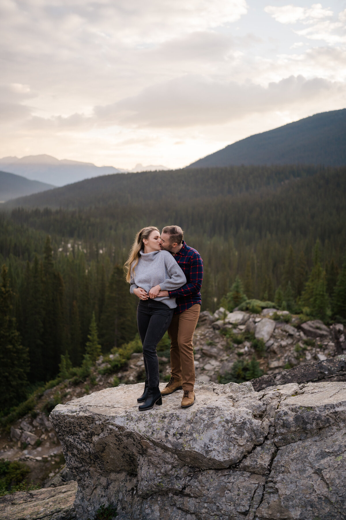 moraine-lake-sunrise-proposal-4