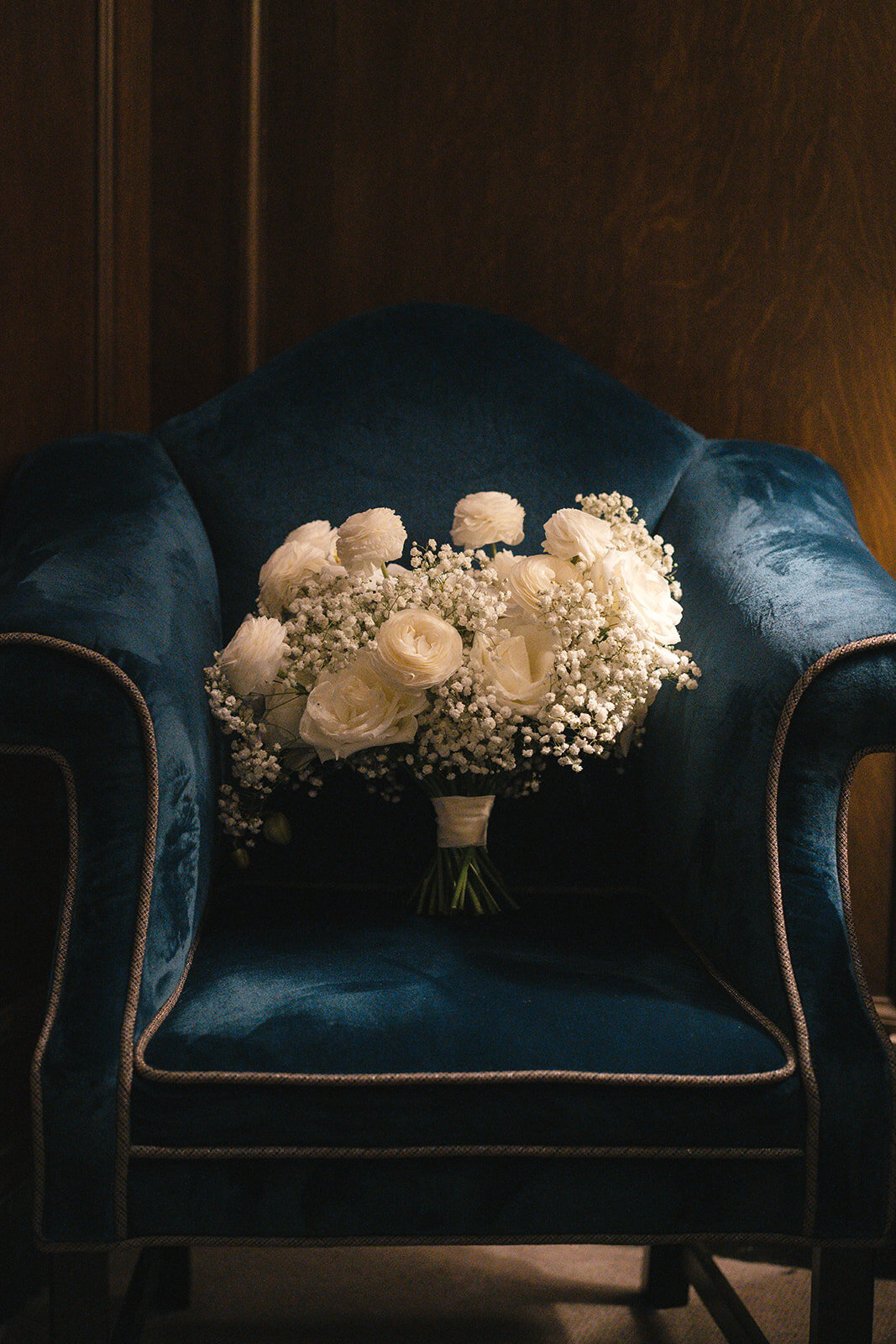 Grand-White-Wedding-Fairmont-Hotel-Flora-Nova-Design-Seattle-00044