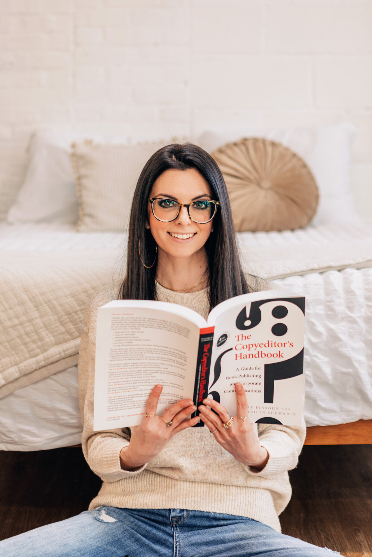 copywriter-headshot-with-book