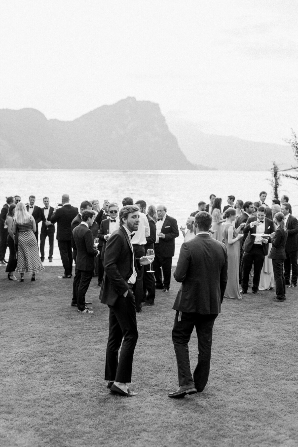Maïlys Fortune Photography Husband Wife Wedding Weddings Photography France Switzerland Italy Timeless Dreamy Imagery Bilingual French English Destination Weddings Destination Wedding Provence French Riviera Paris Lake Como Tuscany112