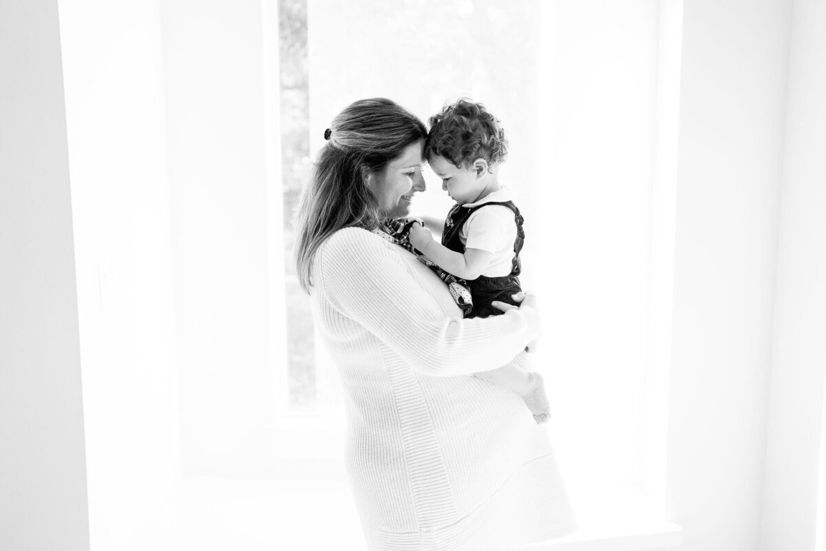 austin-family-photographer-at-home-session (6)
