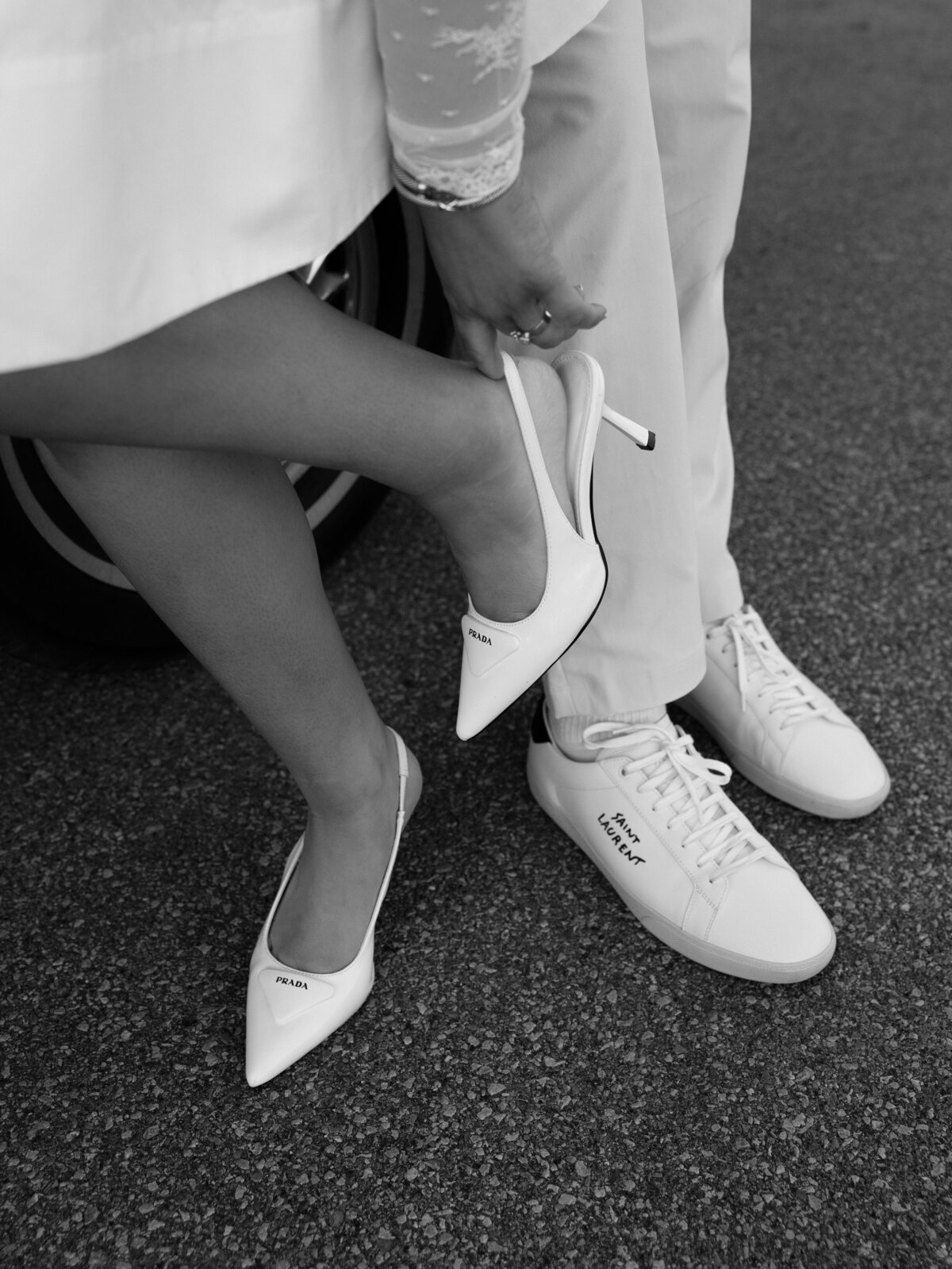 downtwon-bentonville-engagements-raegan-ben-156