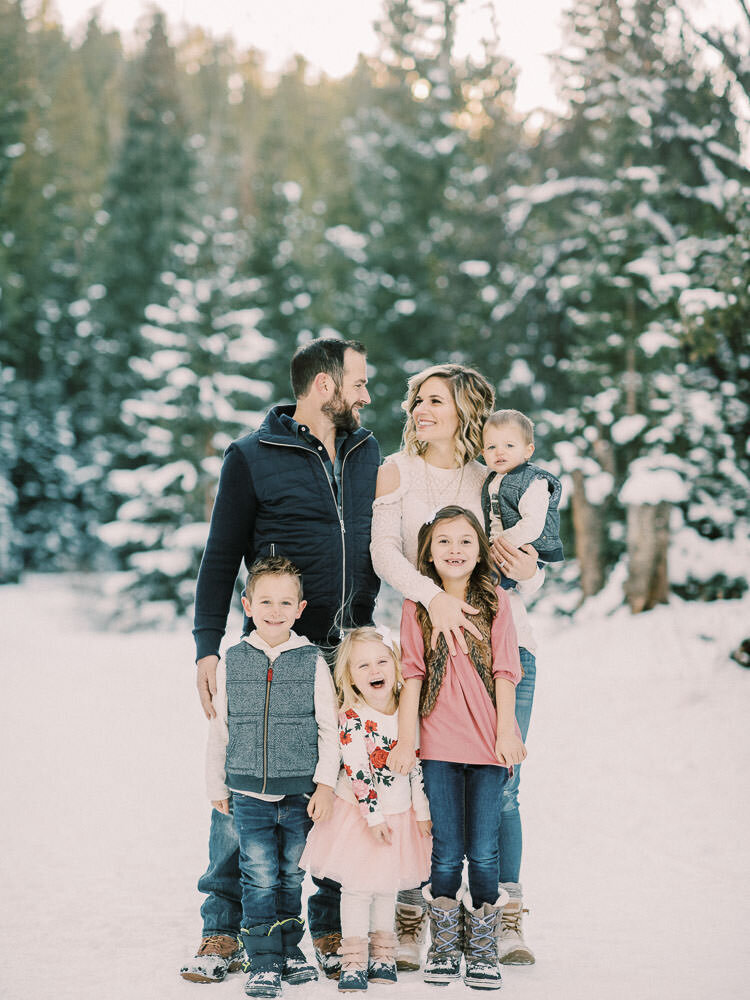 Colorado-Family-Photography-Snowy-Winter-Shoot-Pinks-and-Blues-Breckenridge13