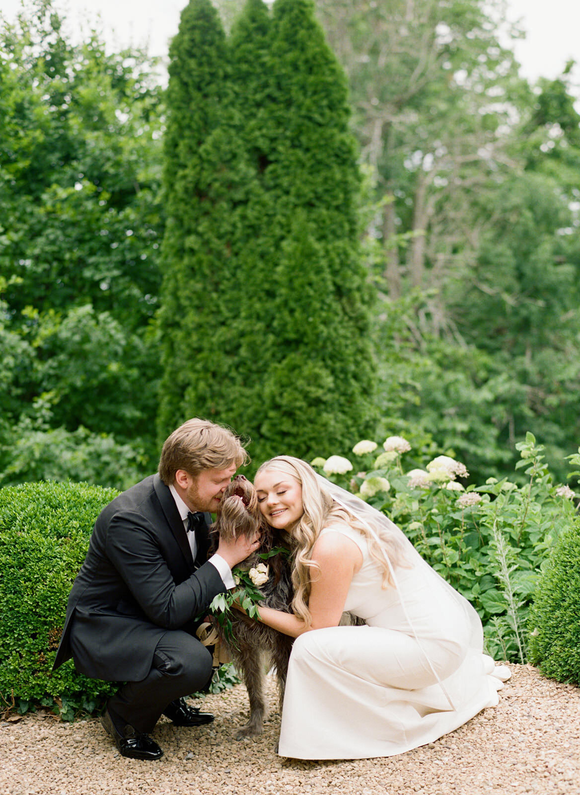 Herndon_Banks_Wedding_FirstLook@TaraHodgesPhotography082_websize