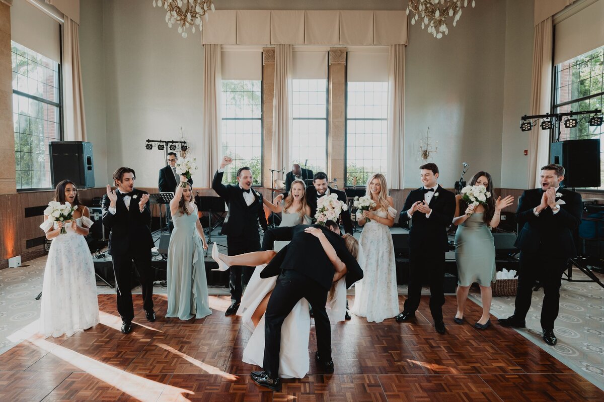 saint-johns-resort-reception-kiss