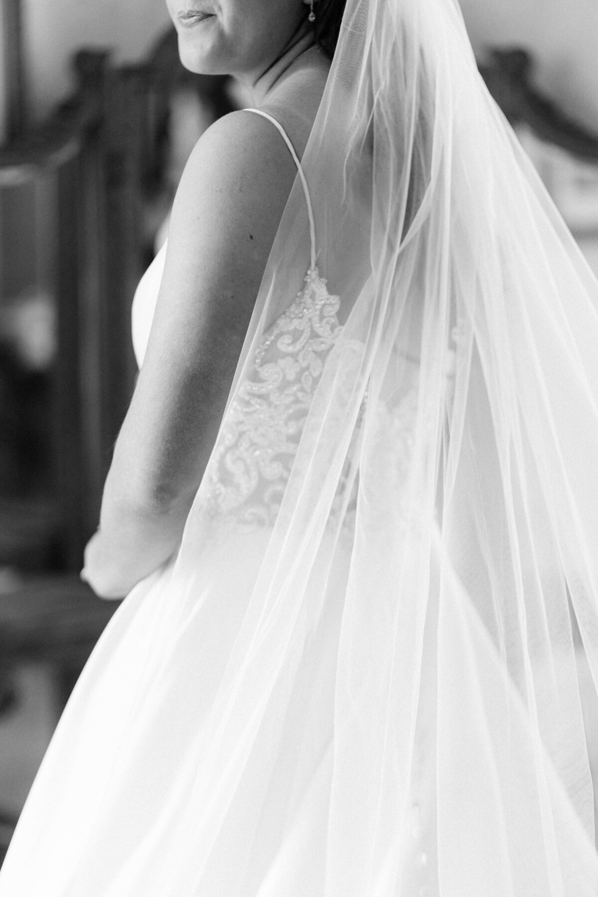 cairnwood-estate-spring-wedding-philadelphia-photographer-Bridal-portraits_023