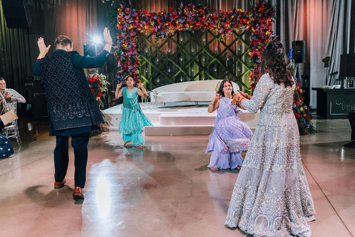 Chicago-wedding-photographers-Maha-Studios-Erica-Ben-Reception-578 (1)