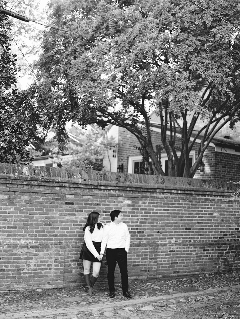 Chelsea&Wes-OldTownAlexandriaEngagementSession-BaltimoreMarylandHybridWeddingPhotographer-NicoleSimenskyPhotography-12