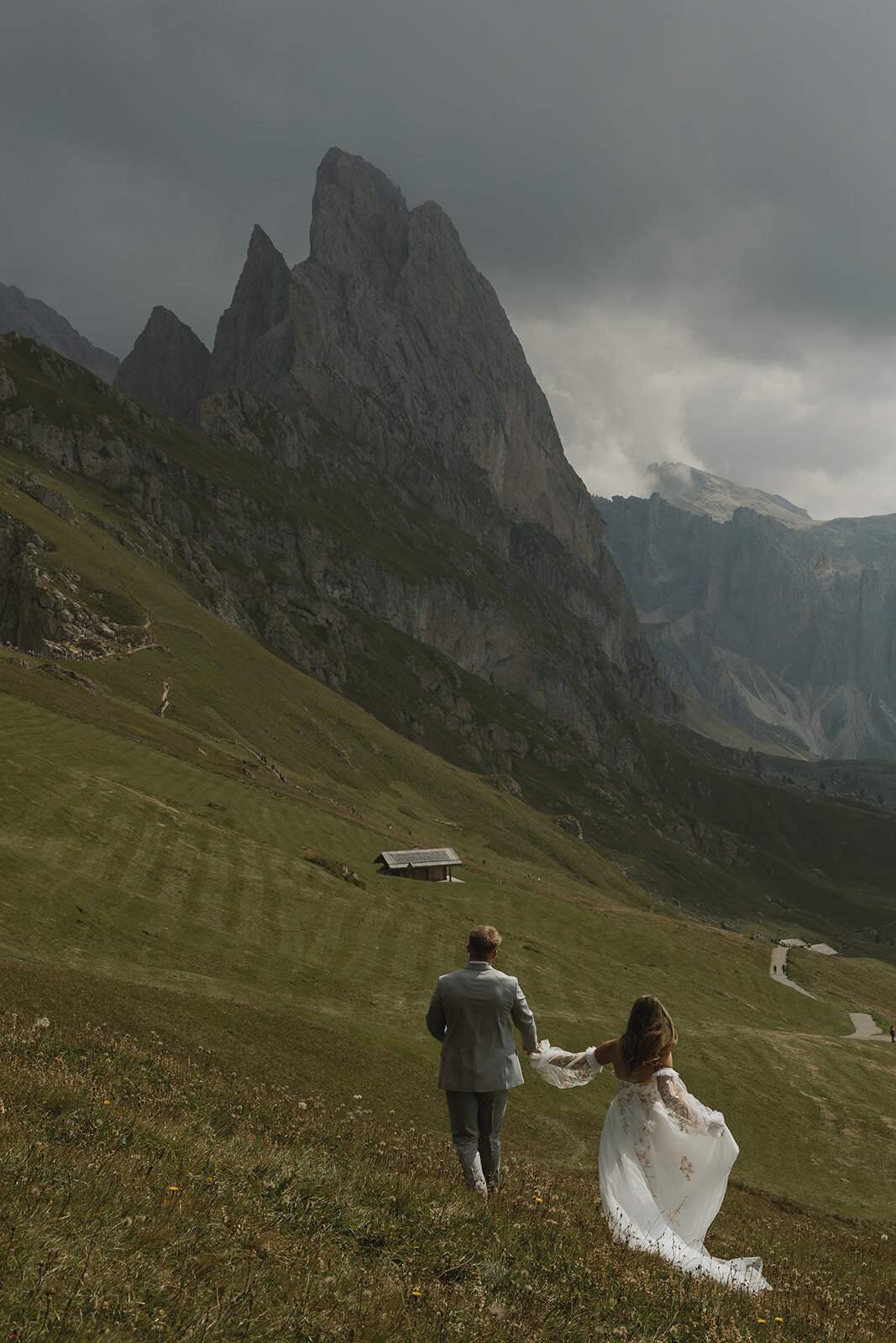 destination-wedding-elopement-photographer-italy-dolomites-seceda-documentary-tanya-davids-photo-film-7