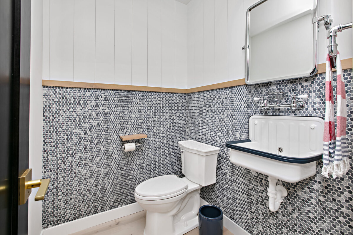 21965 Howell Dr Cassopolis MI-print-059-045-Bathroom Lower Level-4200x2800-300dpi