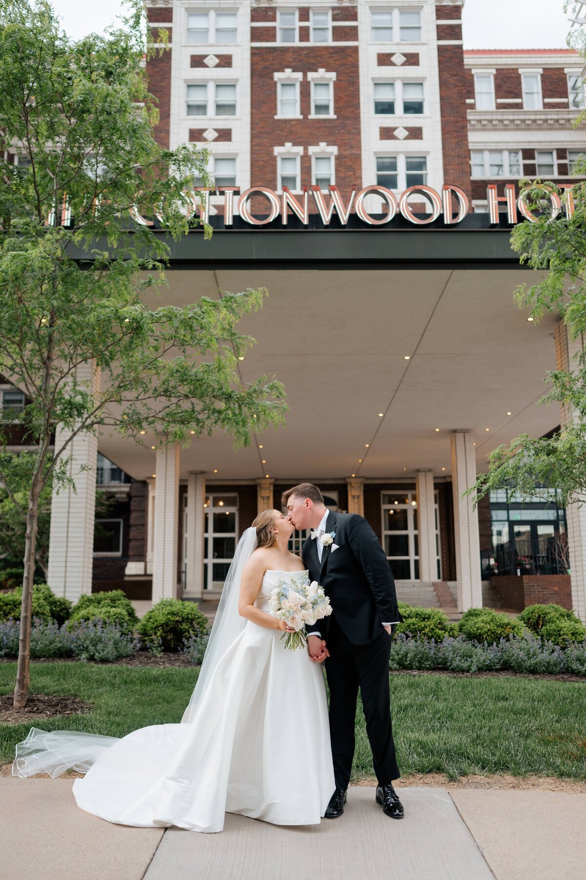 The Cottonwood Hotel Wedding Photos - Anna Brace Photography - Omaha Wedding Photographers-22
