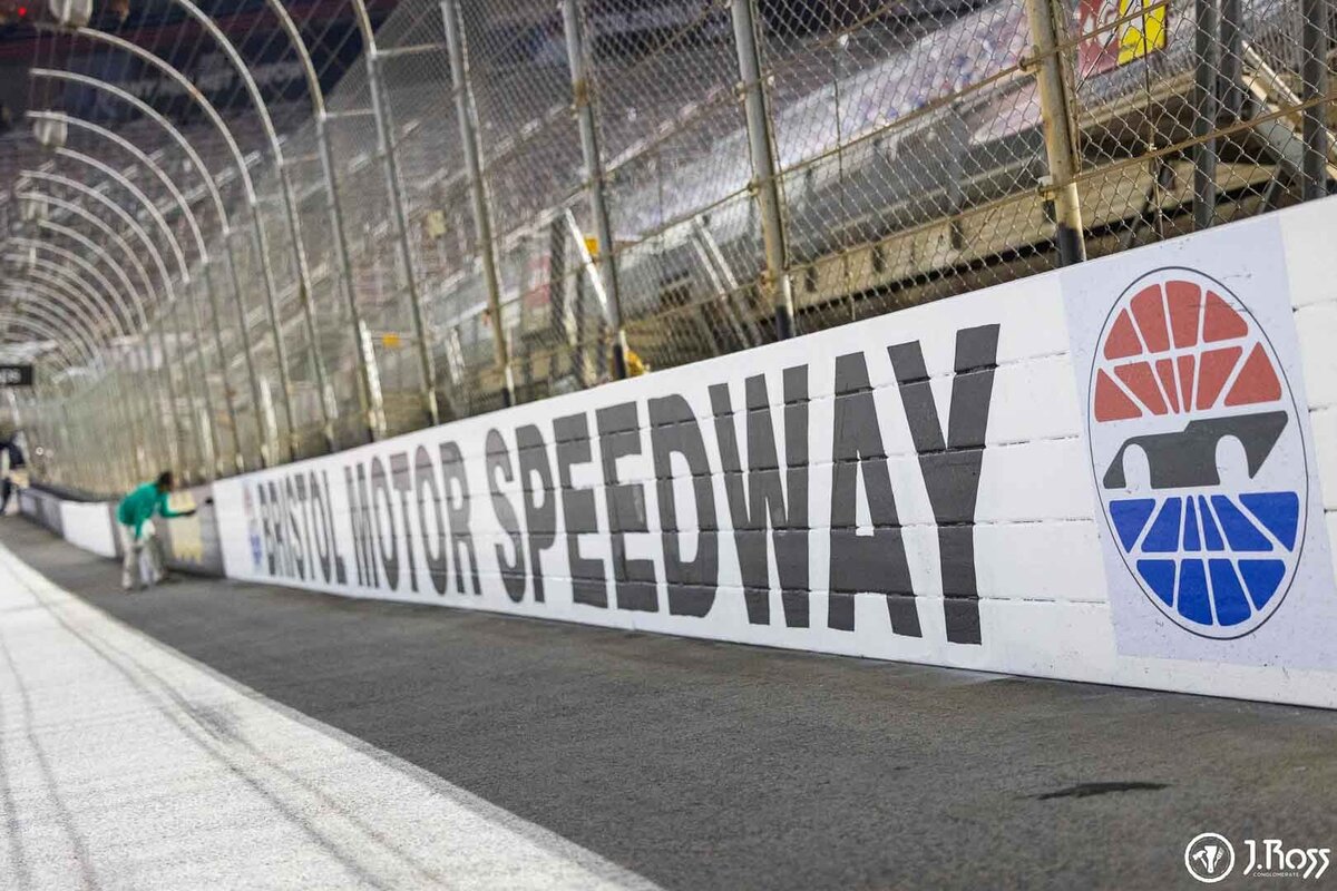 BRISTOL-MOTOR-SPEEDWAY-COMMERCIAL-PAINTING-J.ROSS-18-2