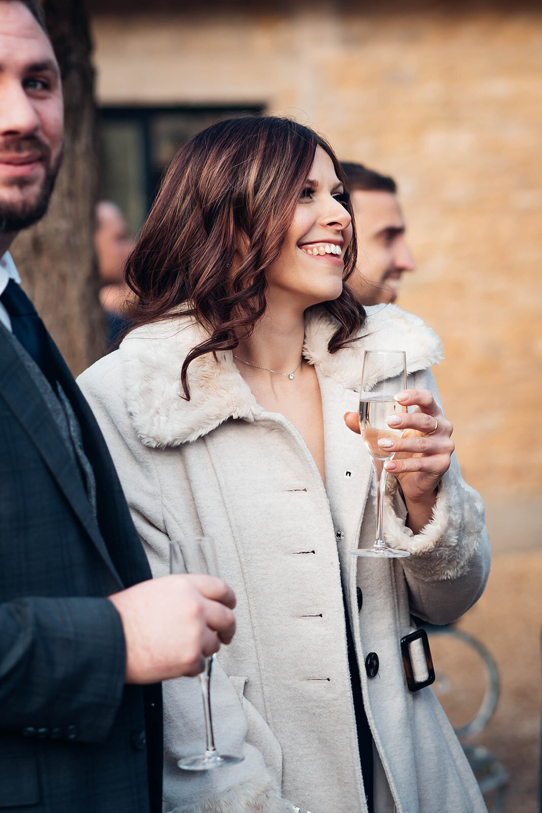 cotswold-wedding-candids-of-drinks-reception