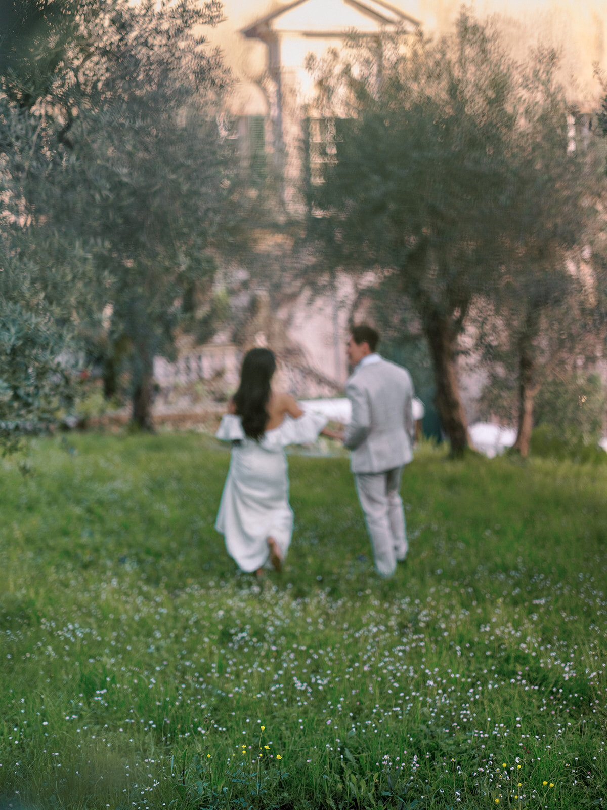Eileen-and-Phillip_Villa-Cetinale_Welcome-Party_Sneak-Peeks_Redamancy-Photo-and-Film_25_websize