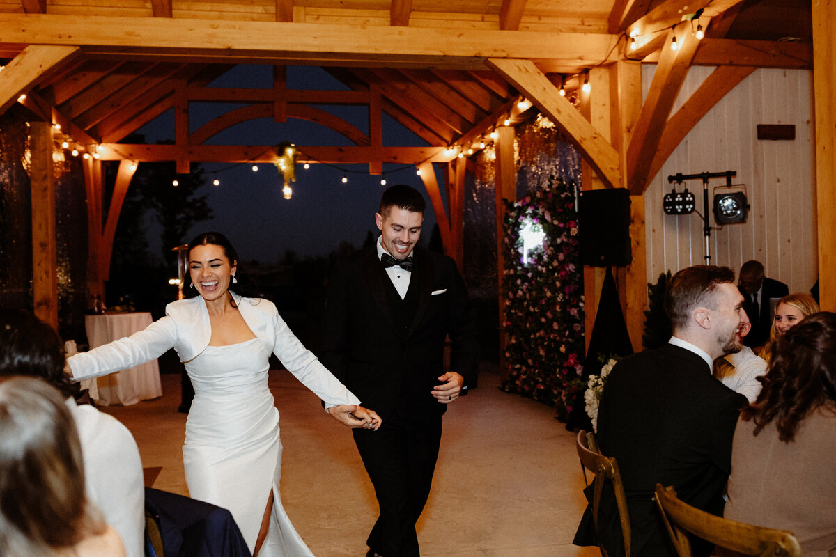 documentary-wedding-photographer-fall-wedding-at-tranquility-acres-258