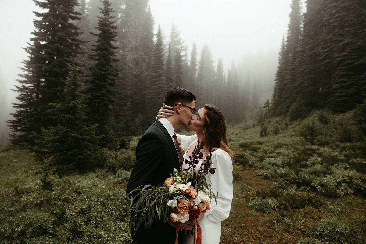 MtRainierSmallWedding-DallinHazard-89