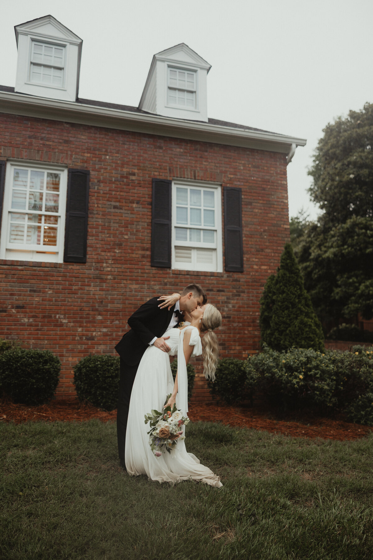 kansascitytravelingweddingphotographer-134
