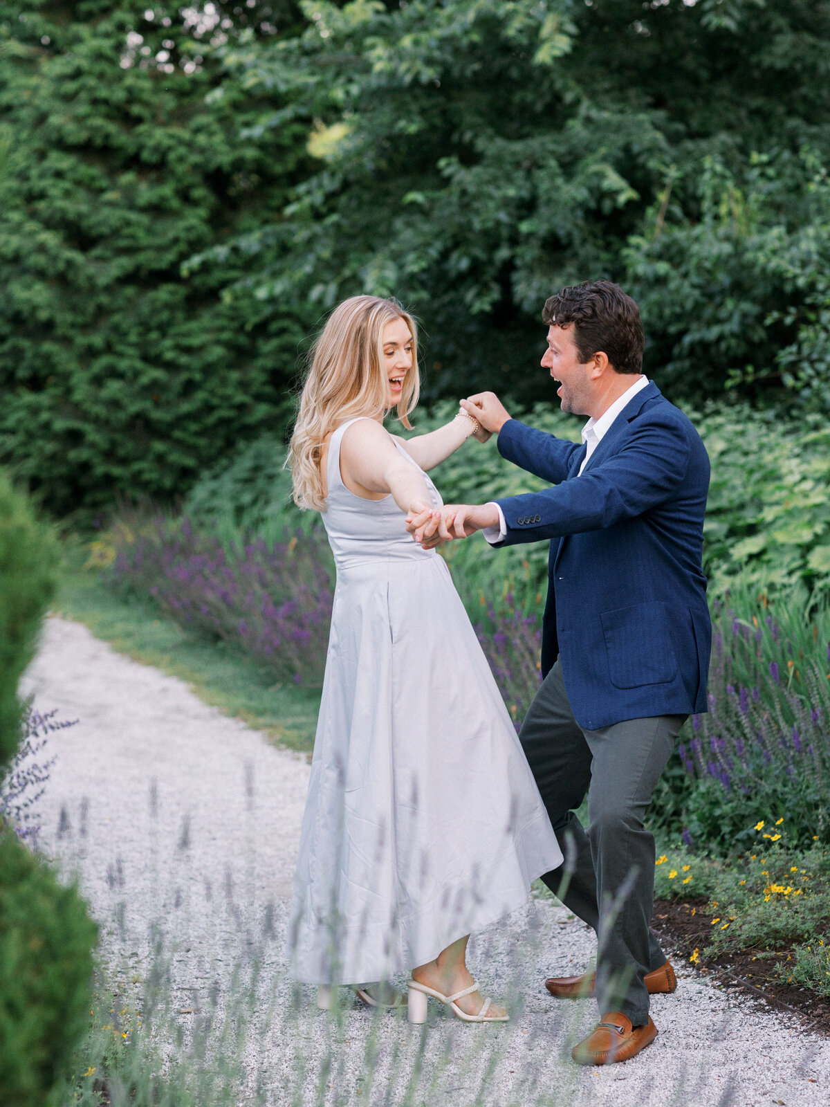 053124_Lauren-and-Shane-Schenley-Park-Engagement-annetroxelpittsburghweddingphotography-2693