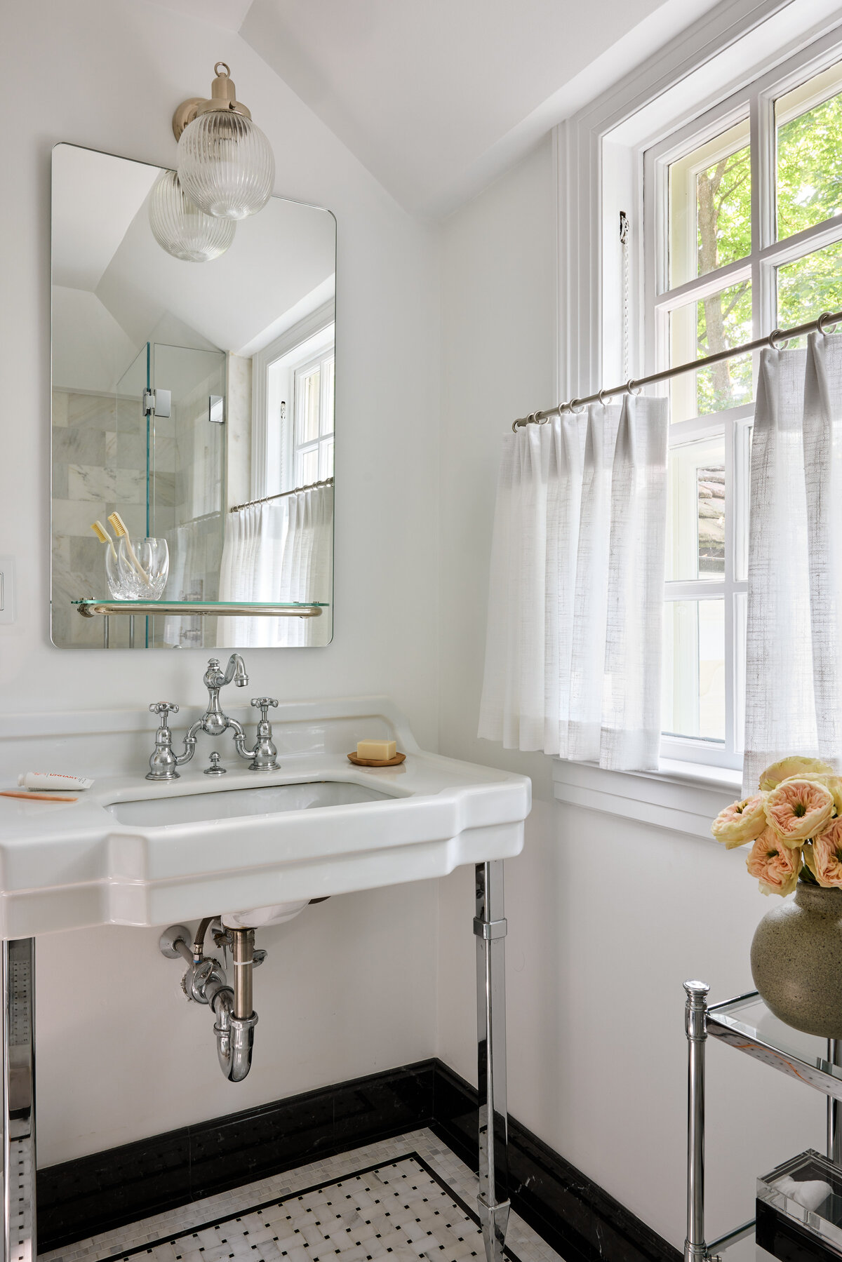 033 Guest Bathroom