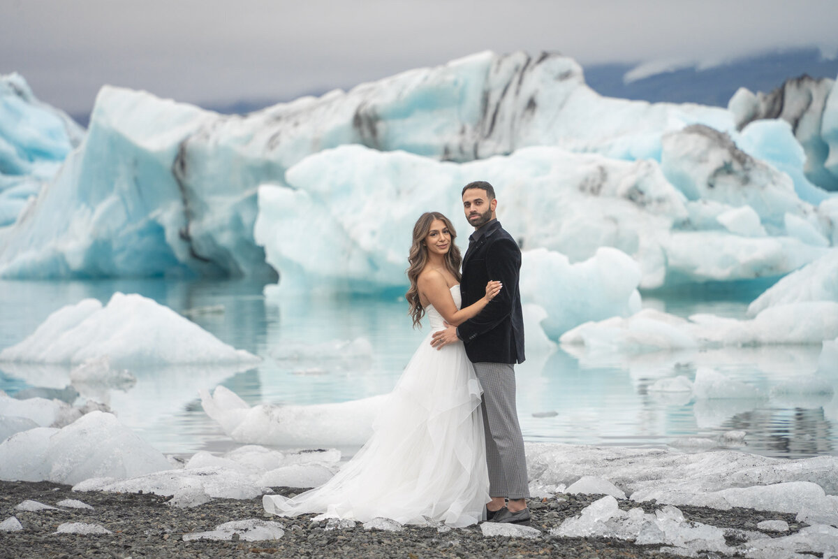 iceland-glacier-lagoon-jokulsarlon-wedding-elopement-icebergs