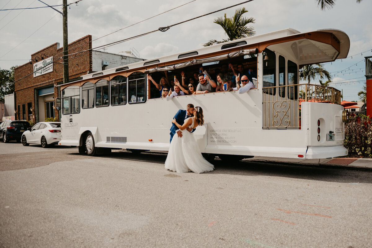 mariah-lacy-photo-green-bench-elope-in-tampa-chantilly-chic-planners-132