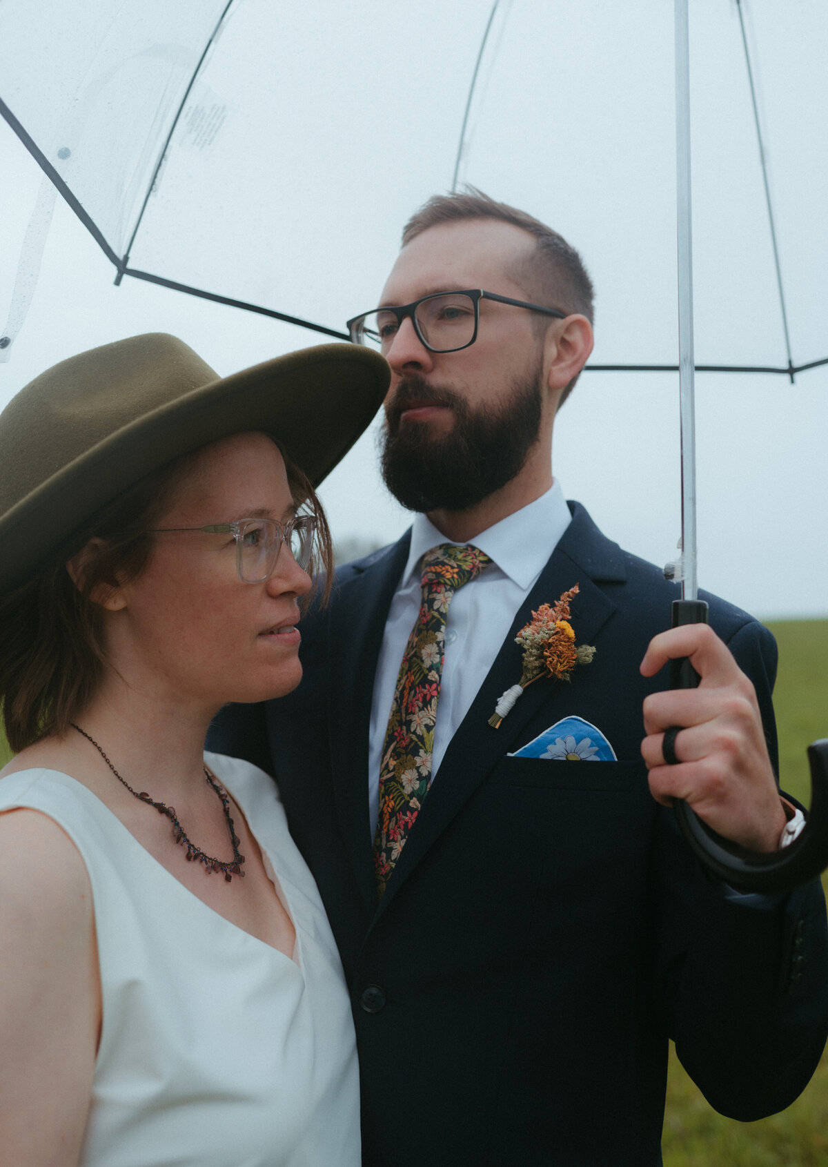 rainy winter wedding photos