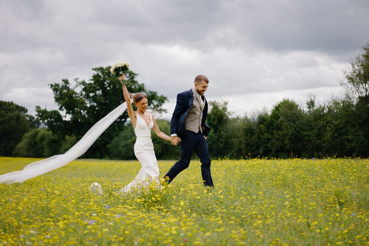 68407fcb4f619c0c031e772f_Out Barn Wedding Alex and Joe Nessworthy Photography-42.JPG