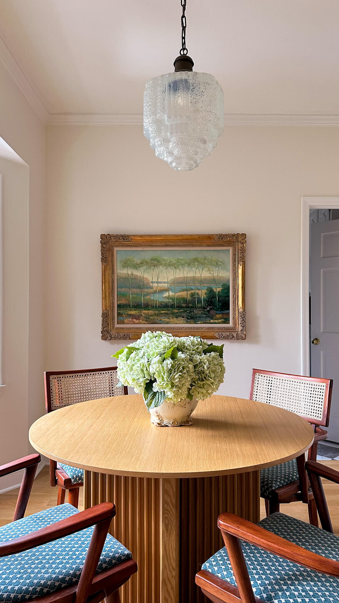 kitchen-breakfast-nook-summer