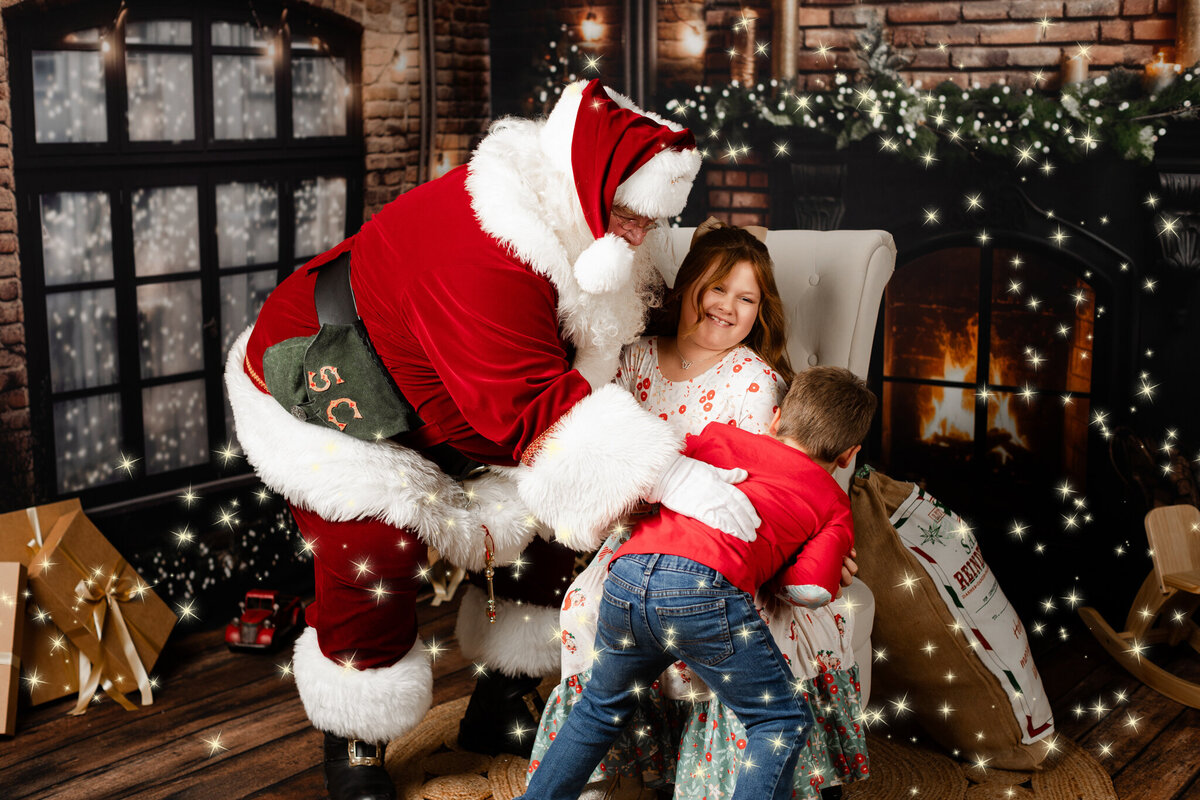 Best NWA holiday photographer, holiday portraits near me, Northwest Arkansas holiday photography, NW Arkansas holiday photos, NWA santa photos