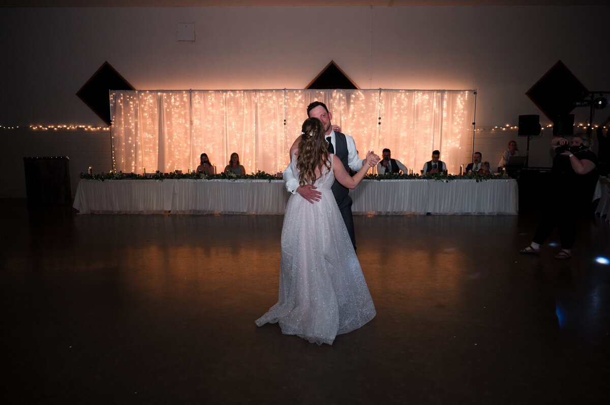 first dance between newly married couple