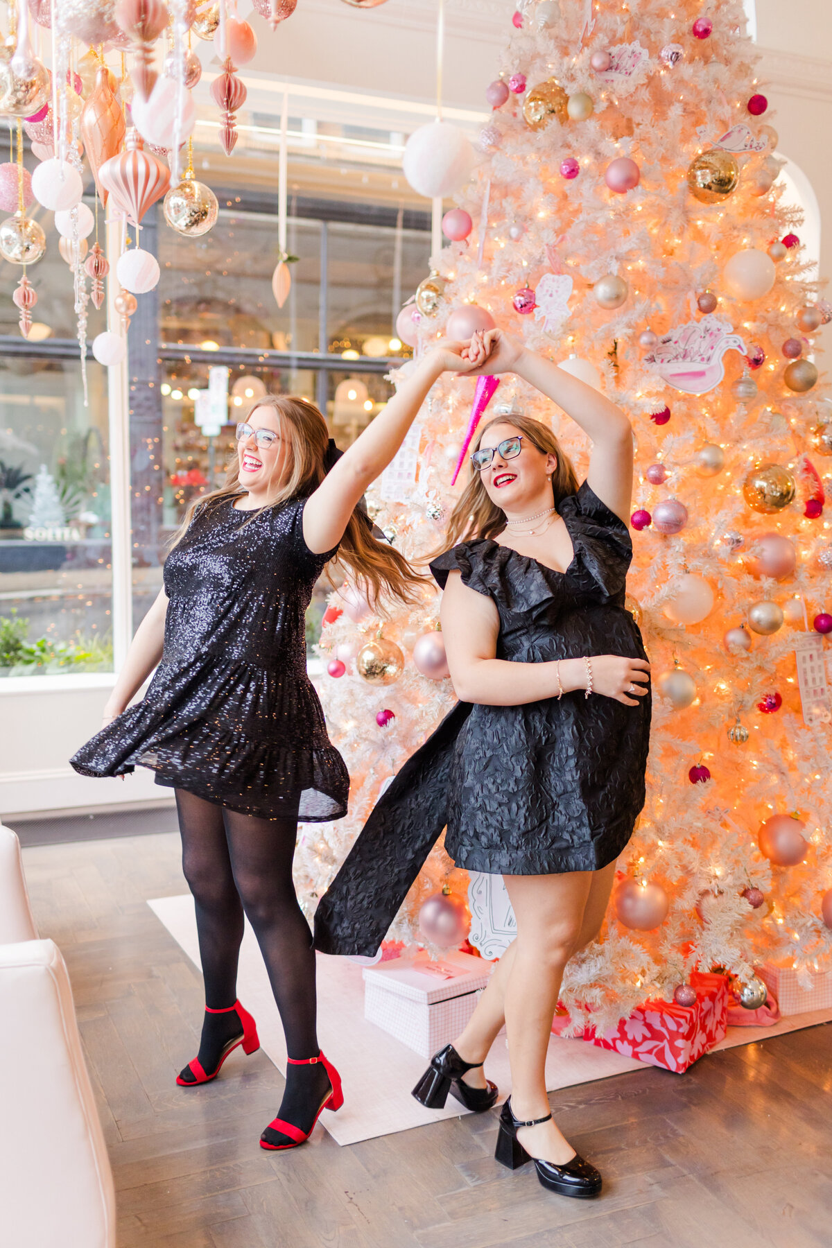 Quirk-Hotel-Christmas-Richmond-Kelsey-Marie-Photography-2023-0399