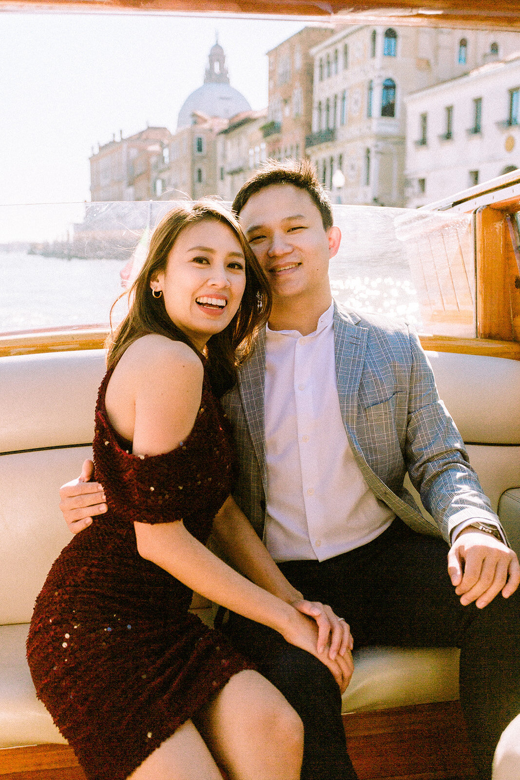 Venice-taxi-boat-luxury-photoshoot-couple-wedding28
