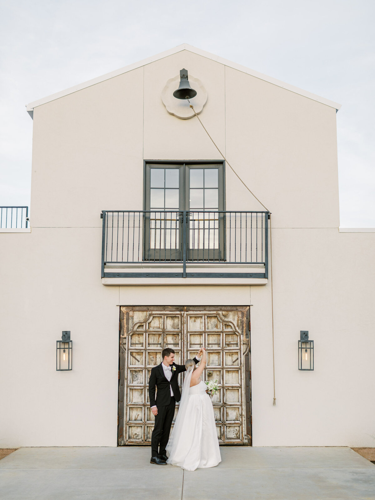 bride-and-groom-portraits-north-texas-lazy-s-hacienda-wedding-34
