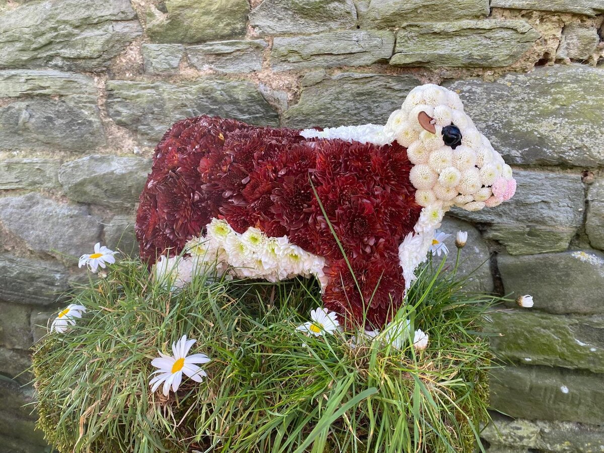 Issy-and-Bella-Floral-Design-Funeral-Florist-Herefordshire2